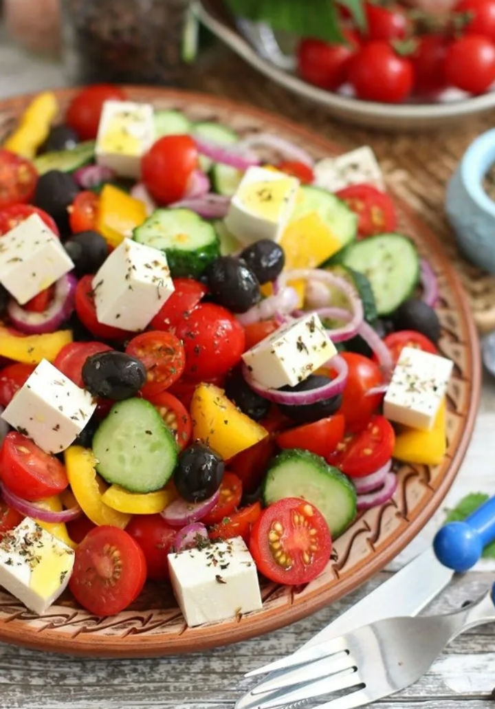 Овощной салат на пите "Греческий"