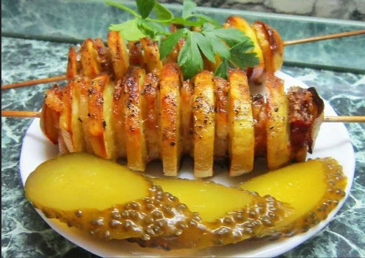 Картофель с салом на Мангале